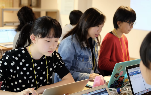 Waffle Camp   日本で唯一、女の子限定オンラインコーディングコース。​[中学生 8/2,9]