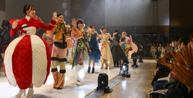 文化学園大学ファッションショーバックヤード見学 ―華やかなショーの舞台裏をのぞいてみよう！In文化学園大学―