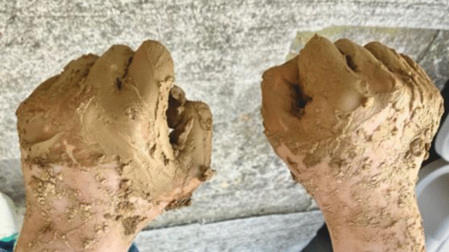 アーティスト・ワークショップ「もちつもたれつ」