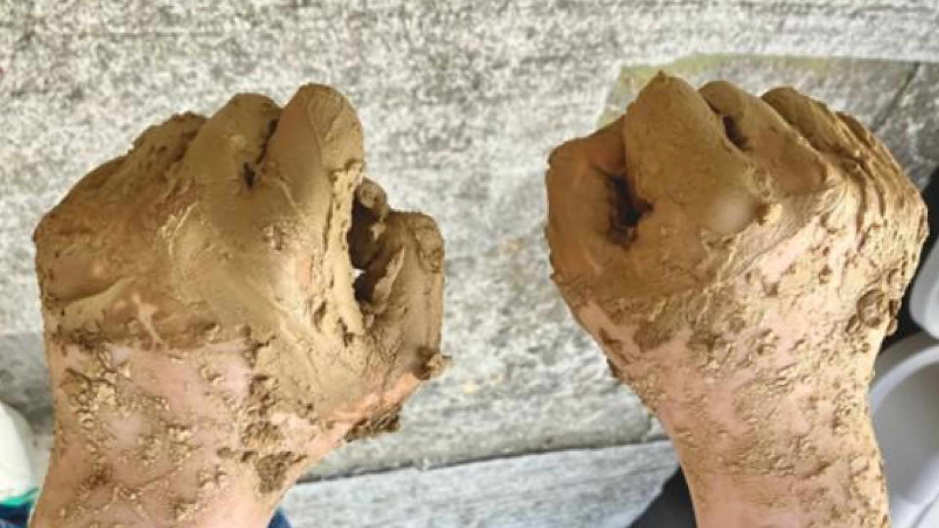 アーティスト・ワークショップ「もちつもたれつ」