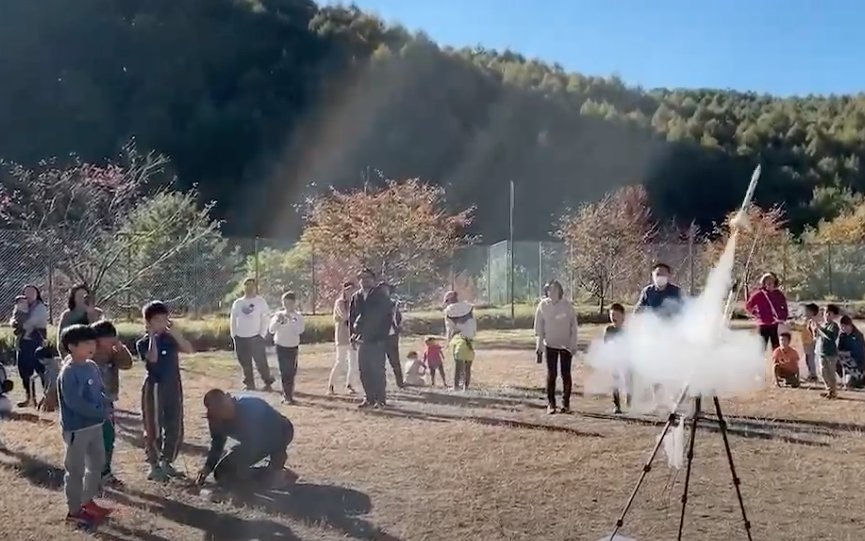 【小学3•4年〜学生対象】本物と同じ構造のモデルロケットを作って、飛ばそう！