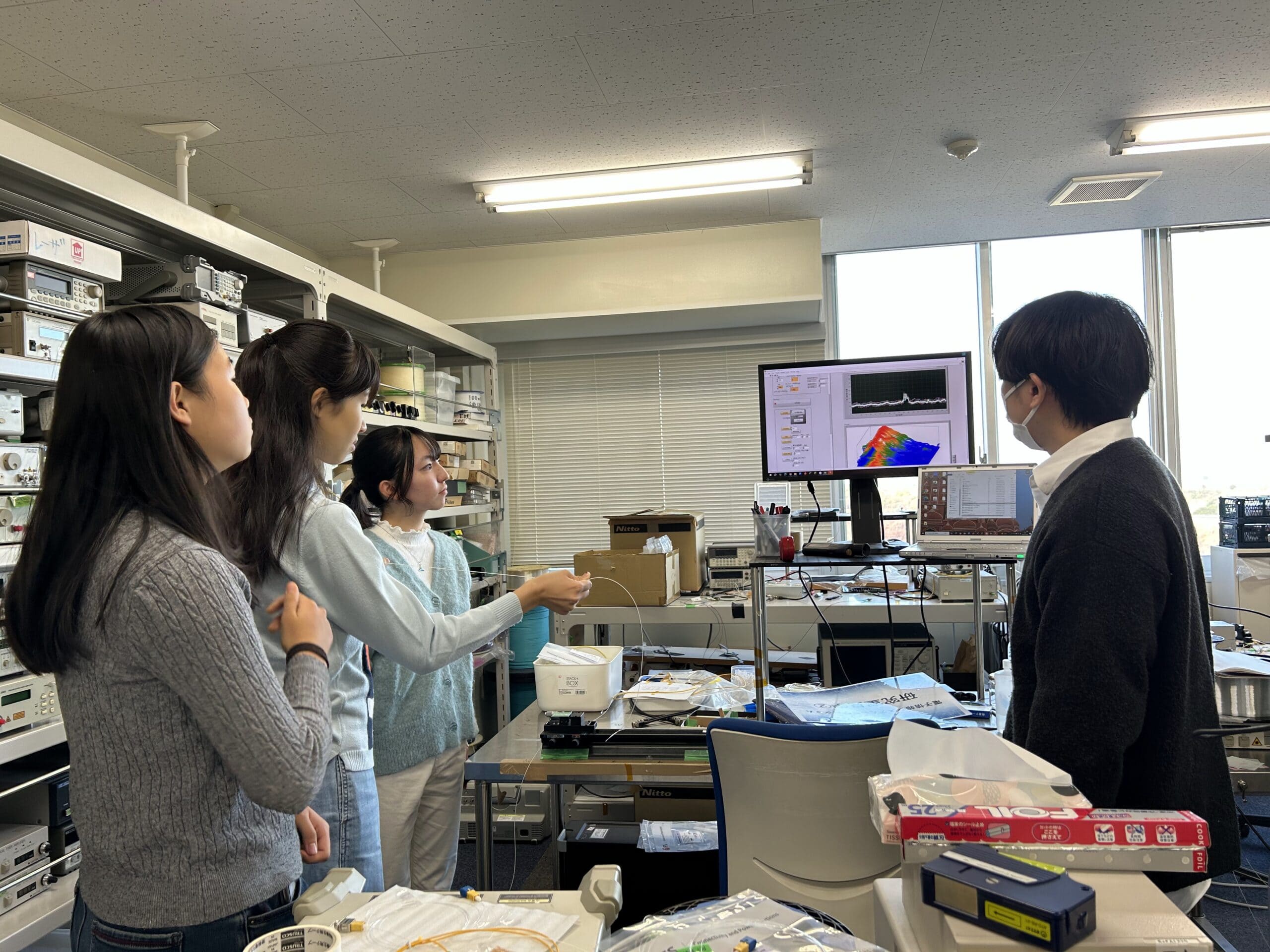 社会課題に挑戦する4つの研究室を見学！